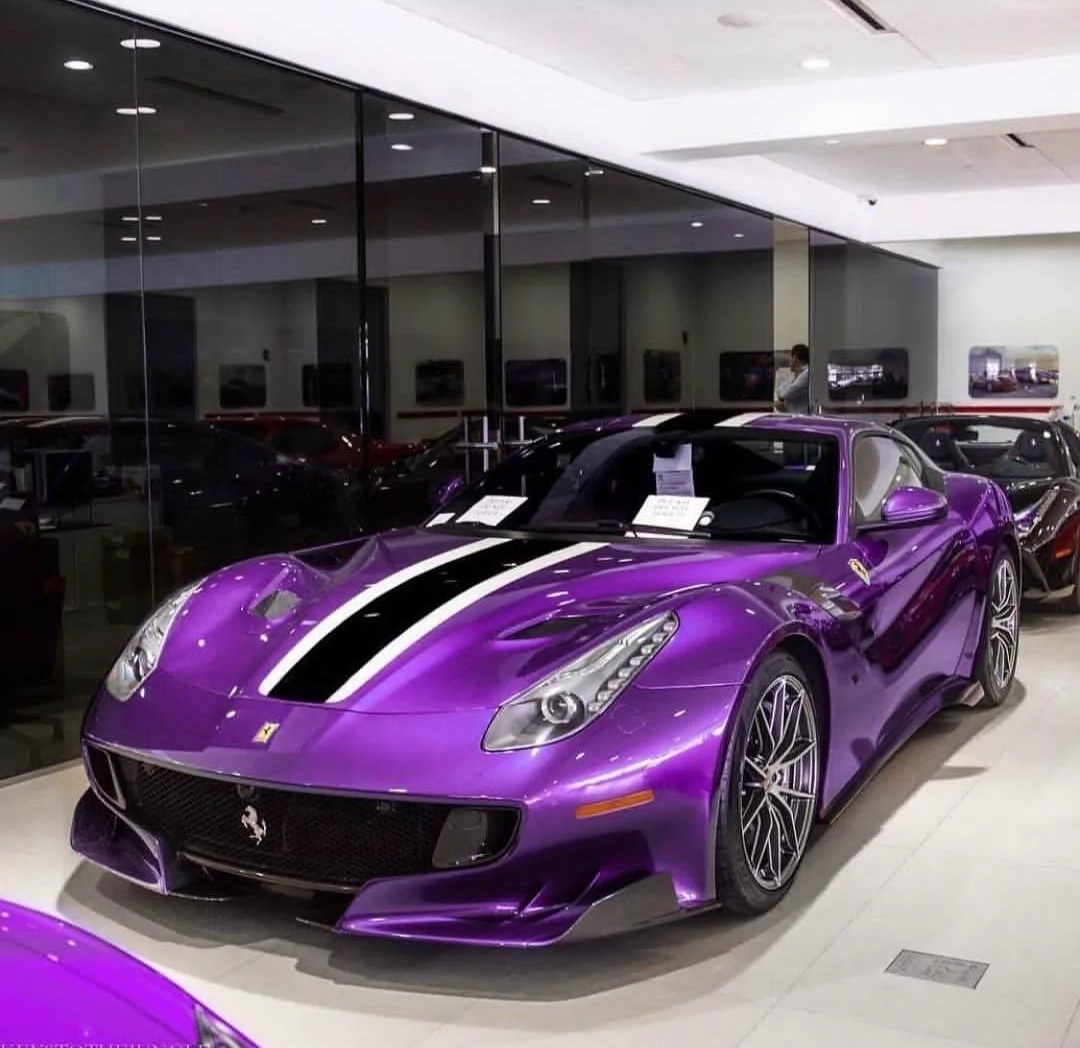 有没有喜欢紫色超跑的朋友