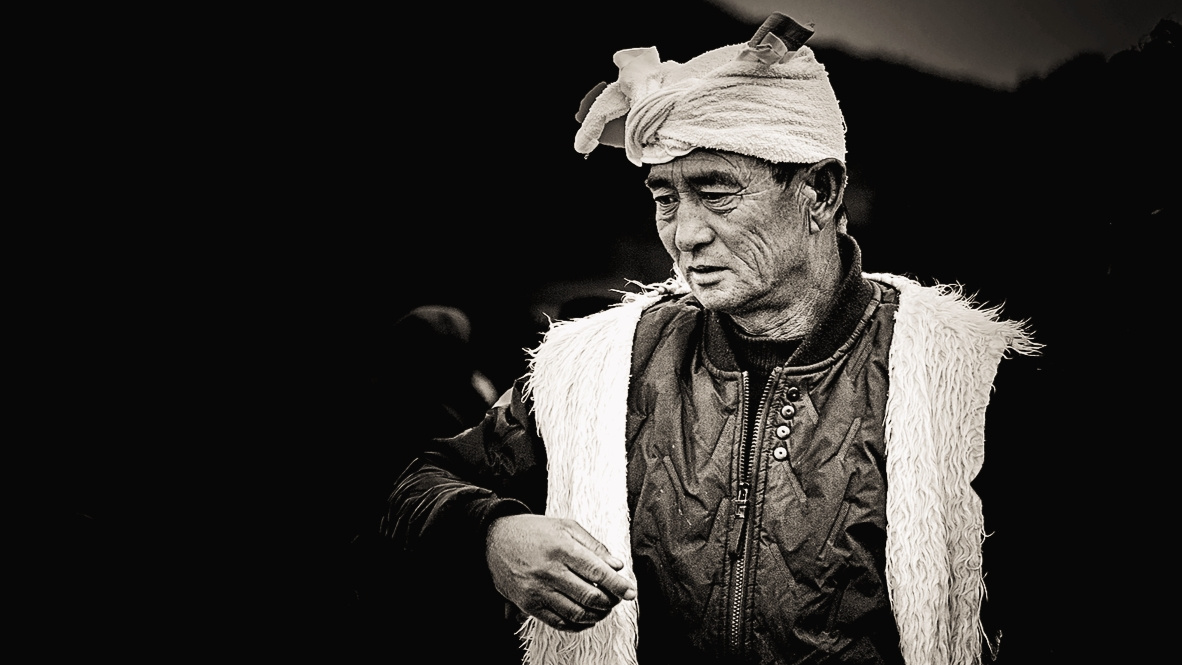 壶口瀑布的陕北汉子