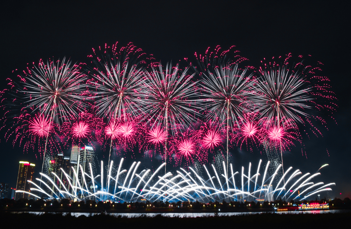 仿若梦中这是国庆节拍的,长沙国庆橘子洲的盛世烟花,中秋节的时候拍的