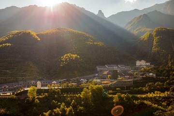 日出武功山