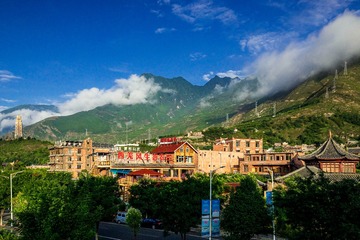 清晨的羌寨