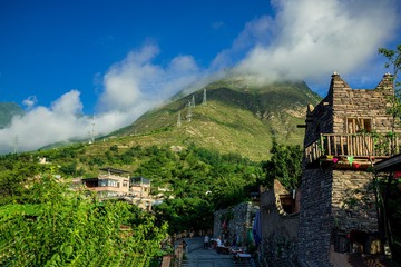 清晨的羌寨2