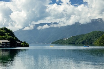 泸沽湖晨曦