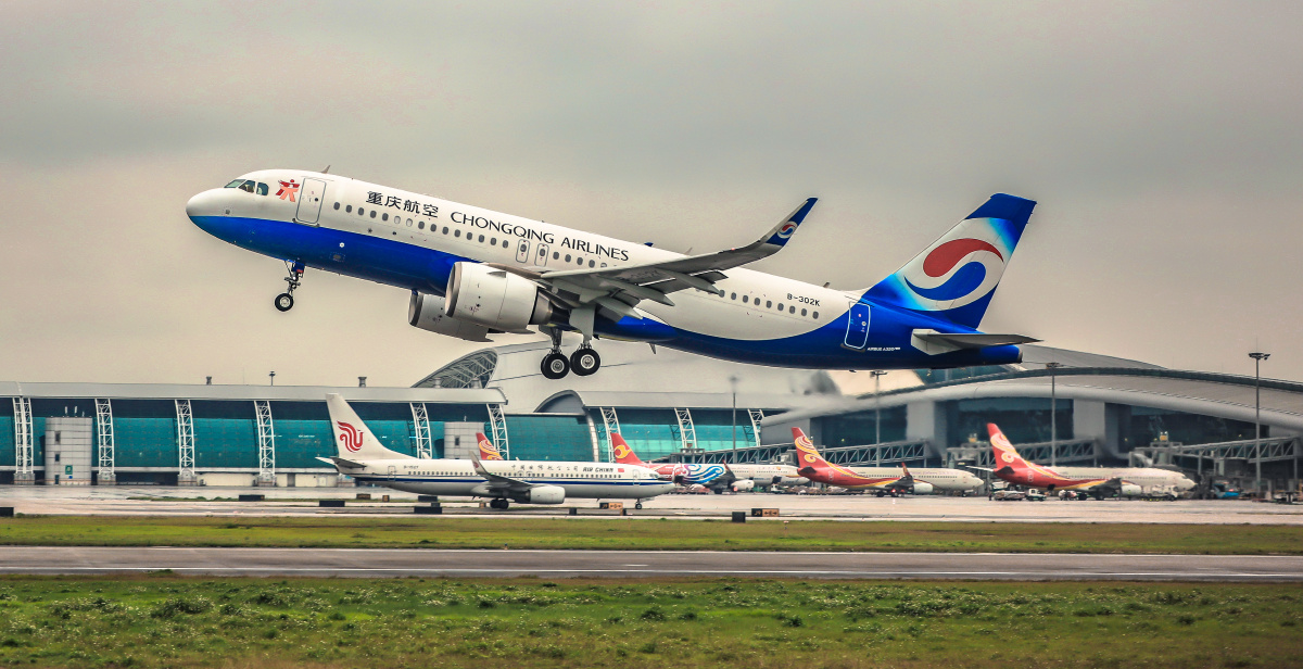 白云机场飞机起飞图