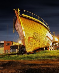 560521