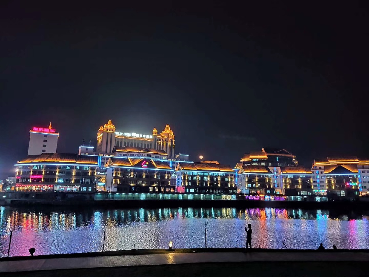 缅甸?果敢老街 东城湖畔