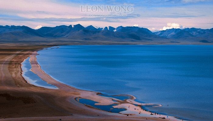 一抹惊蓝——纳木错<br />
来到西藏第一大圣湖真的像在神的府邸，涤荡身心，返璞归真。