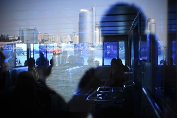 轮渡上看鼓浪屿两岸
