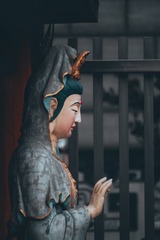 16586