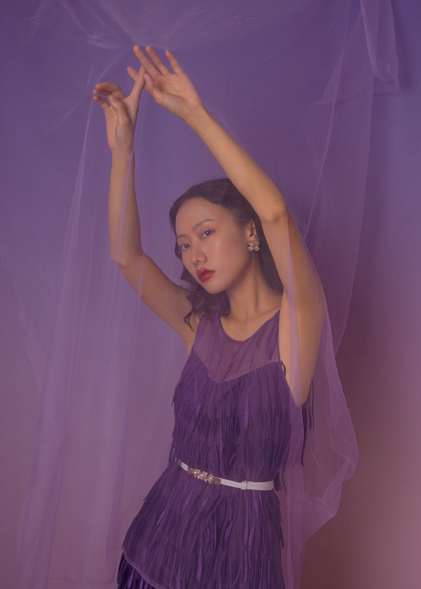 紫色面纱出镜小茉莉摄后me