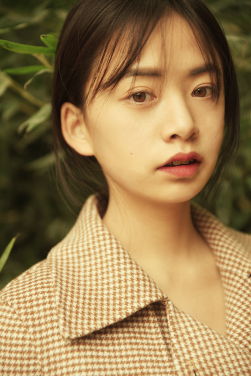 戴牙套有婴儿肥的女孩子也很美啊