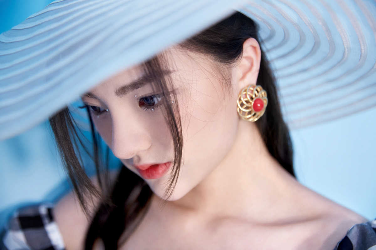 这个姑娘叫梦婷