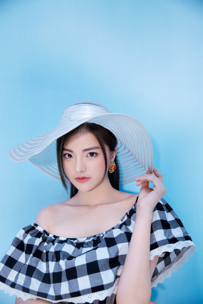 这个姑娘叫梦婷