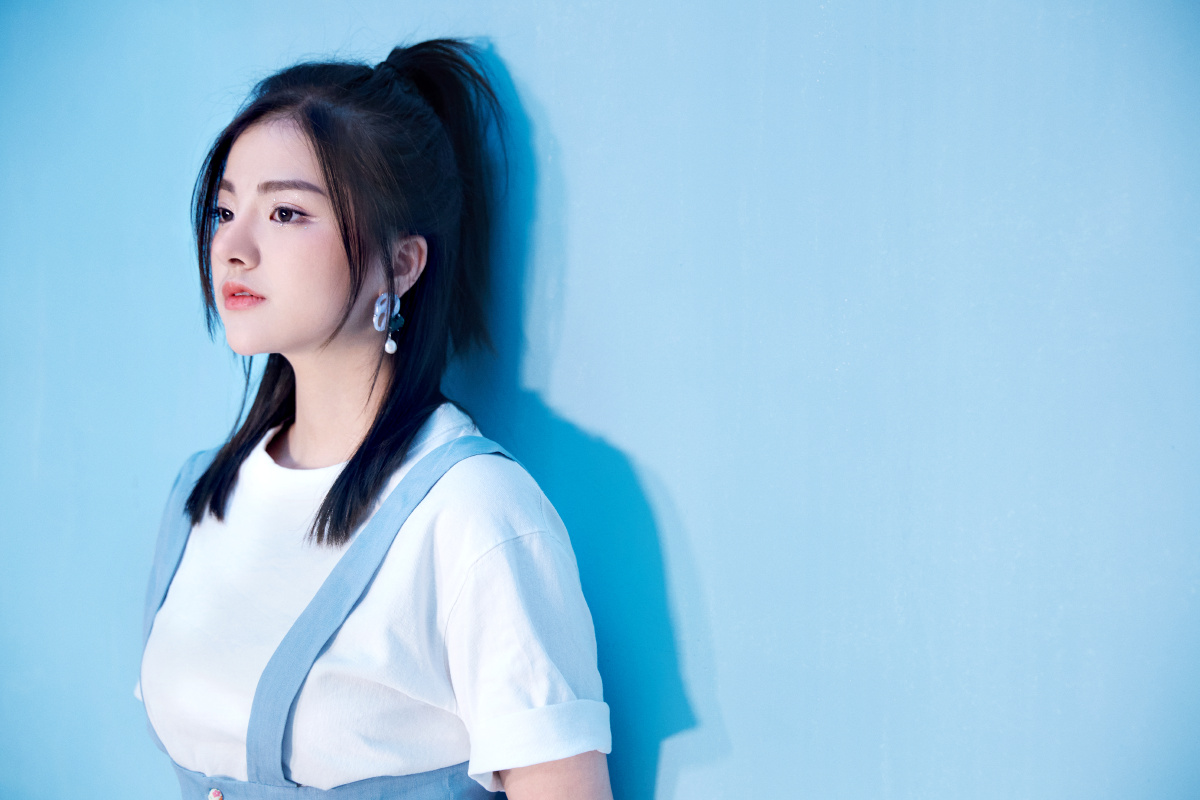 这个姑娘叫梦婷