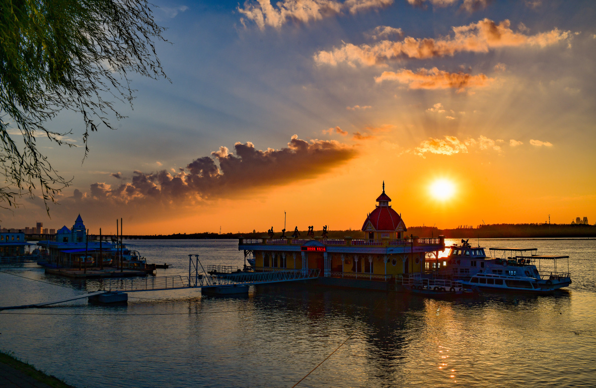 松花江上的晚霞
