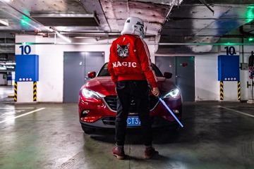 561756