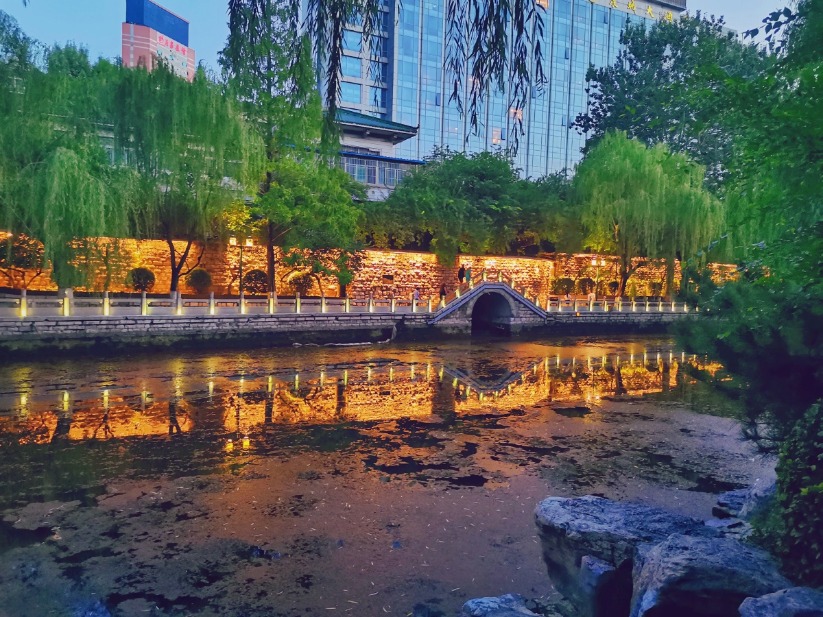 济南79黑虎泉夜景