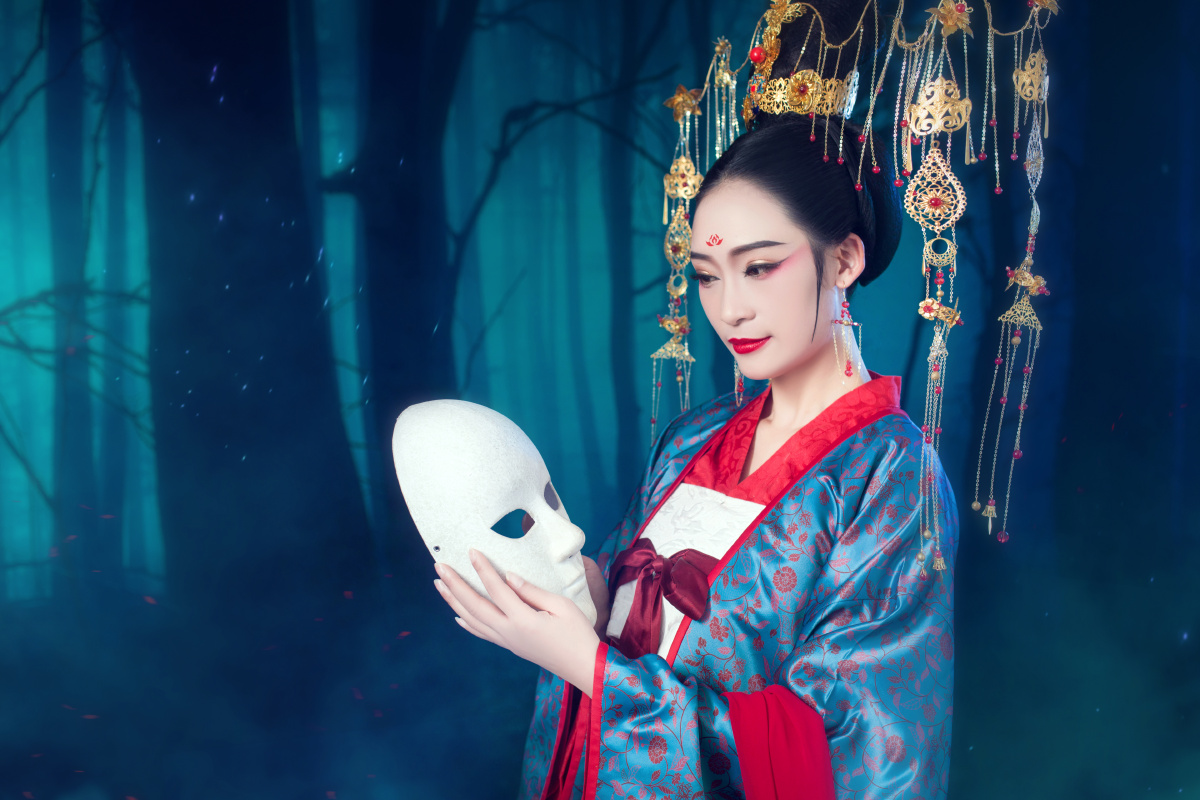 春如旧人空瘦泪痕红浥鲛绡透