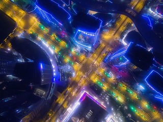 车水马龙，俯瞰着这座城市