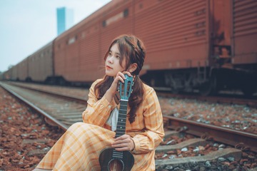 2371105