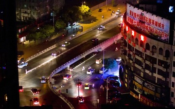 又回到了这座城