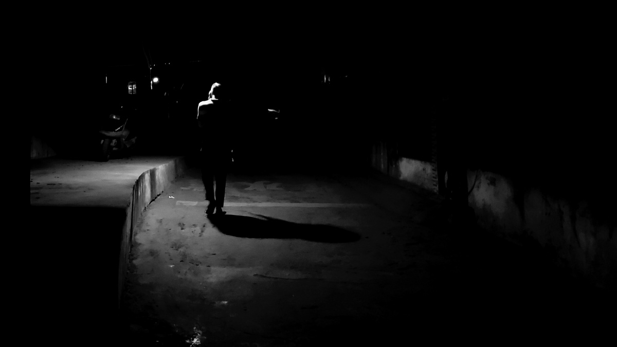 行走在黑夜
