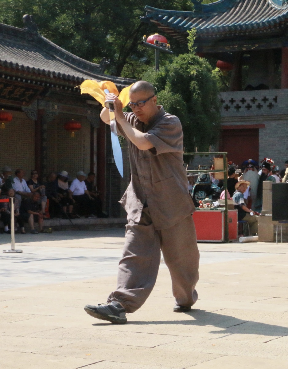 关公诞辰纪念活动关公门前耍大刀