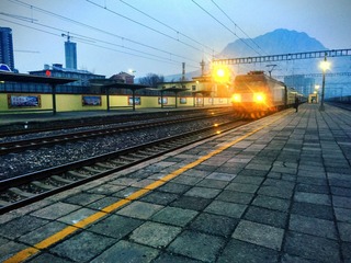2060963