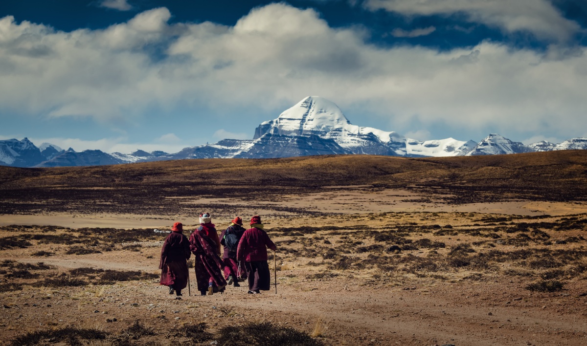 冈仁波齐神山虔诚的信徒
