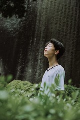 001