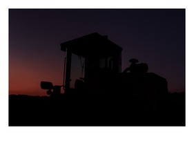 997657