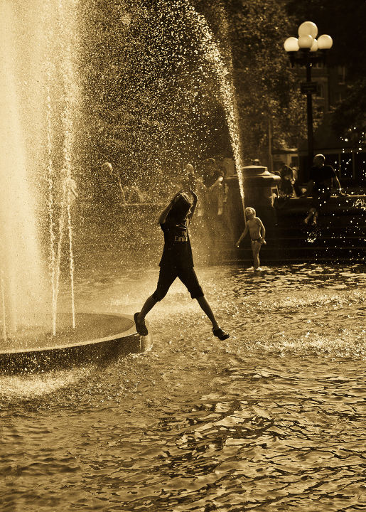 step in br /> 只是小水池,她却跳出了悬崖的感觉,不容易,lol