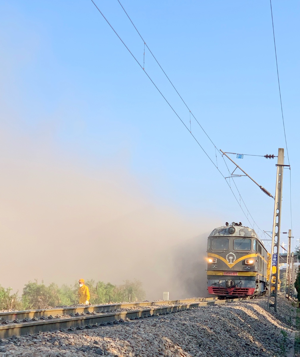 成昆铁路甸尾-广通区间大机清筛抛渣作用