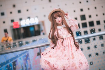 1906924