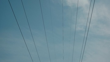 1560551