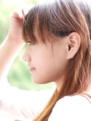 呢