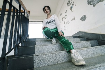 001