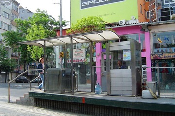 ISTANBUL TRAM STATION