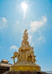 金顶大佛