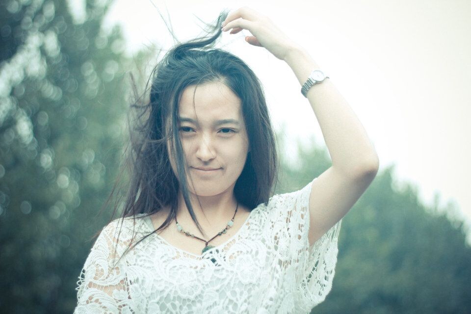 乱雨<br />
雨 女孩