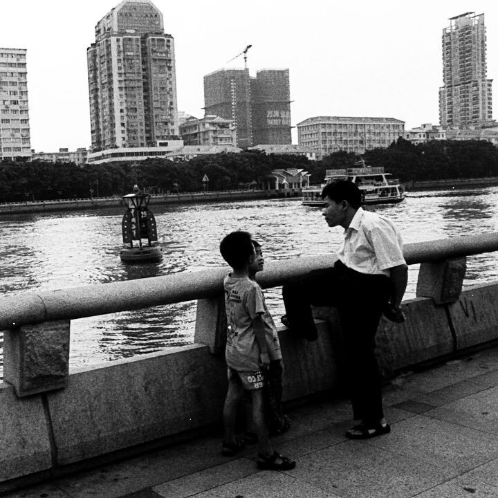 听爸爸讲个故事<br />
沿江路