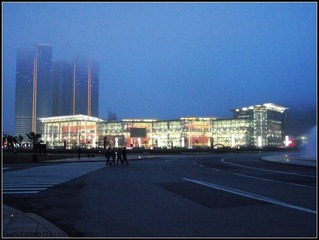 广场夜景