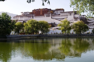 布达拉宫