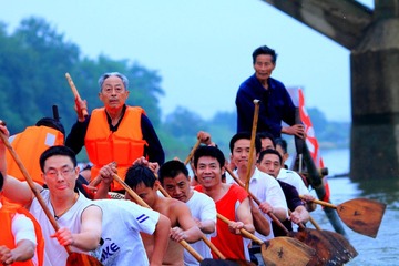 鼓点阵阵催人进