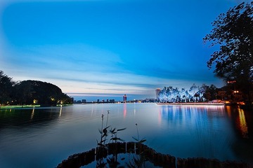 夕阳玄武湖