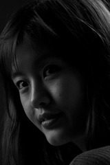 低调