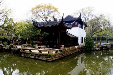 芳草池塘，绿阴庭院