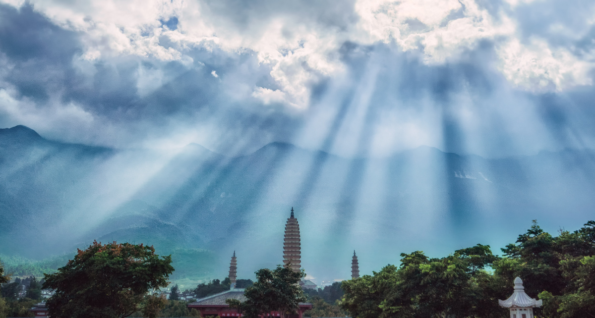 佛光普照三塔寺