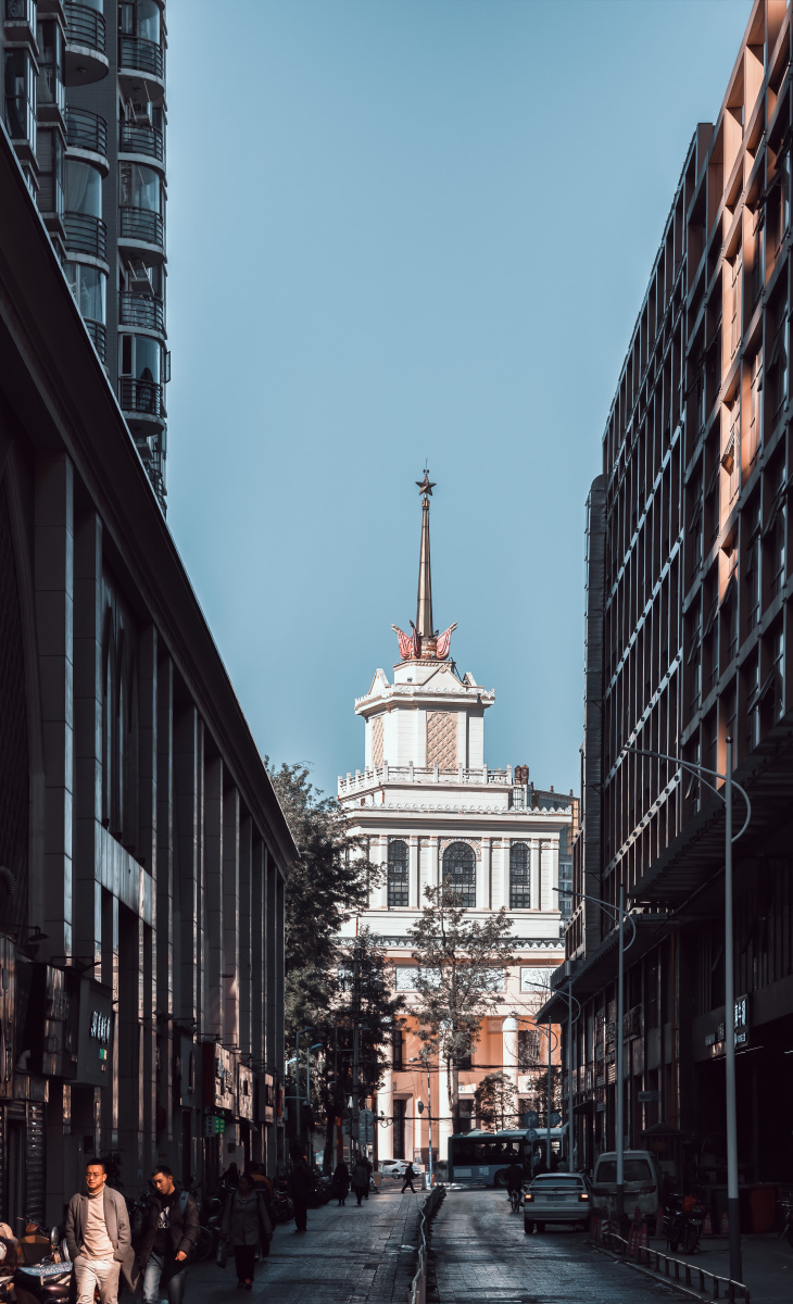 走在小巷看云南美术馆有一种置身东欧的感觉摄于昆明顺城街