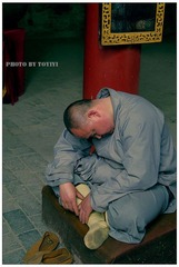 少林寺-睡罗汉？